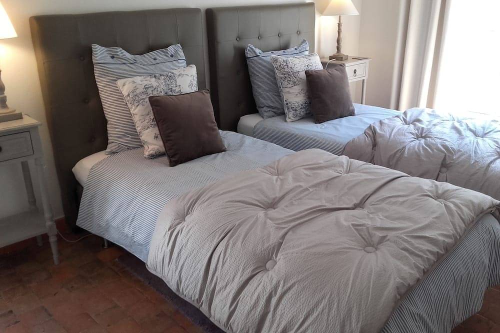 Apartamento entero, The Red House 3 * Chinon medieval center parking incluido in Chinon, Valle del Loira