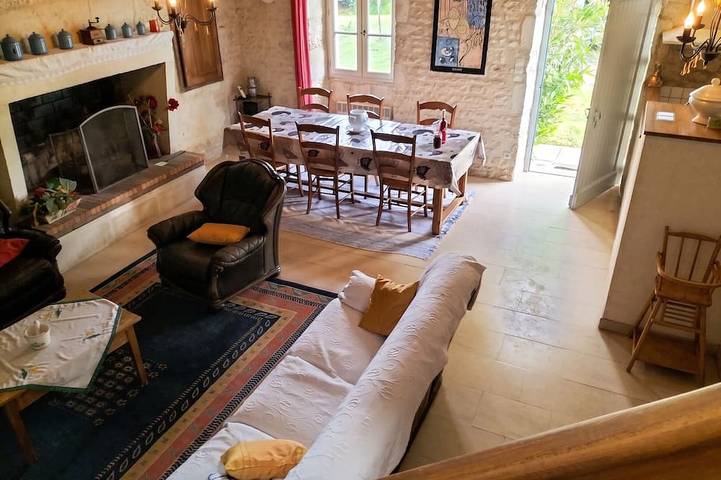 Location de vacances pour 4 personnes, avec Jardin à Antezant-la-Chapelle