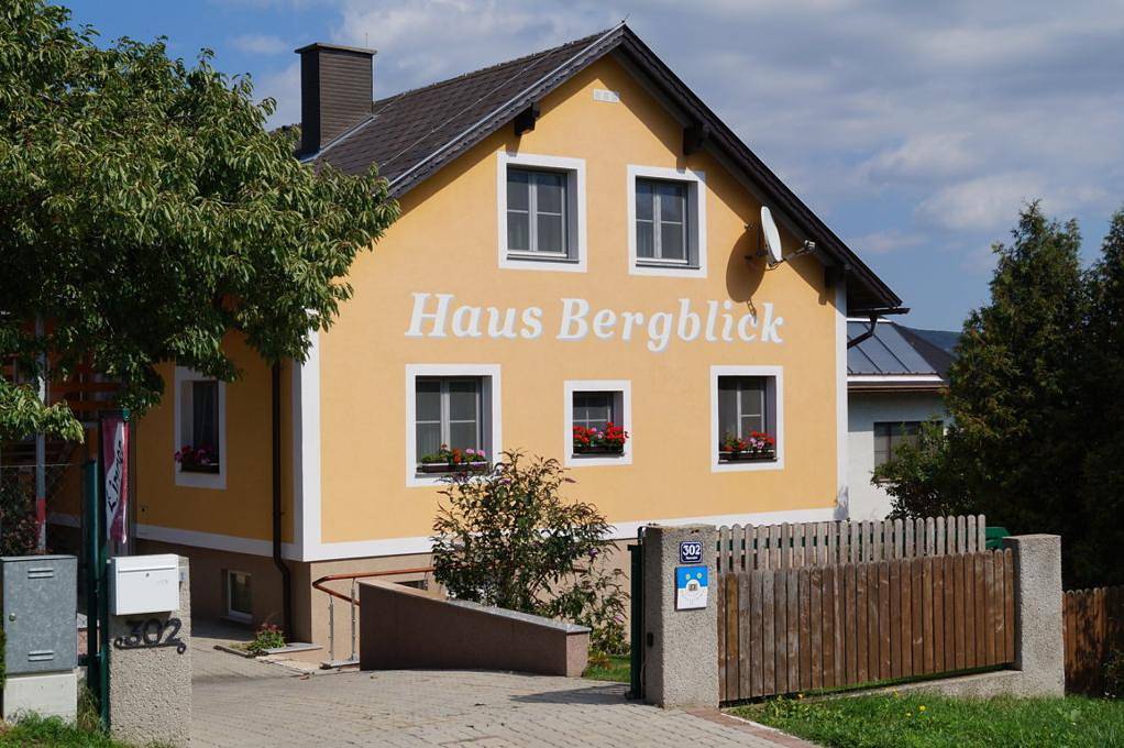 Ganze Ferienwohnung, Haus Bergblick - Buchenzimmer in Wiener Alpen