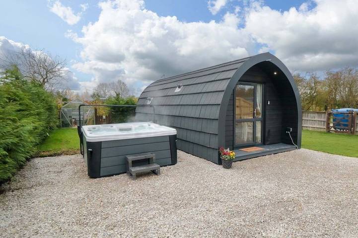 Cottage for 2 people, with hot tub and garden, with pets in North Yorkshire