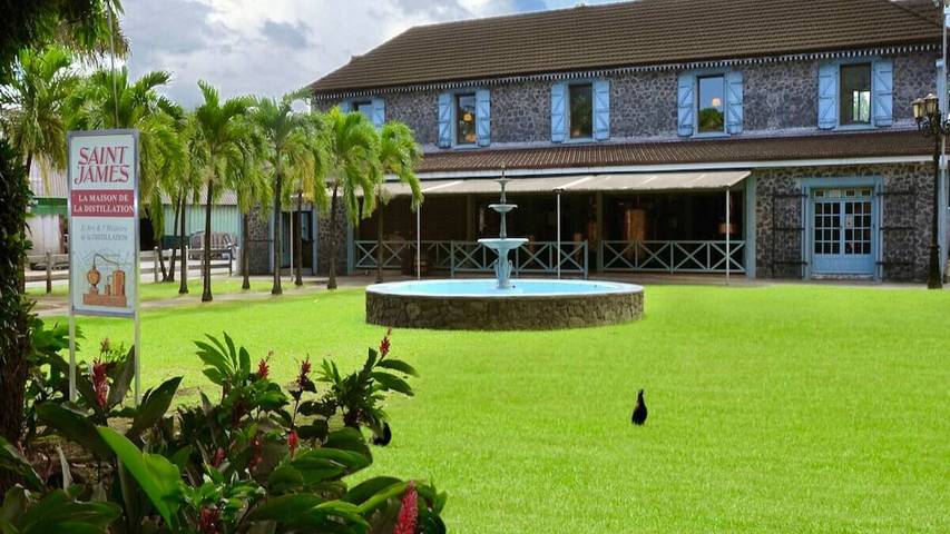 Bungalow für 4 Personen, mit Garten und Balkon sowie Pool in Martinique