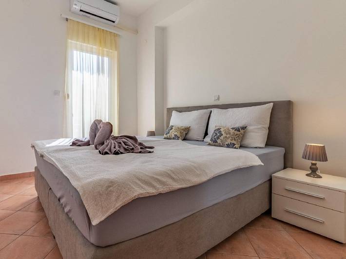 Apartamento entero, Estancia divertida junto a la playa en Banjole in Banjole, Costa sur de Istria