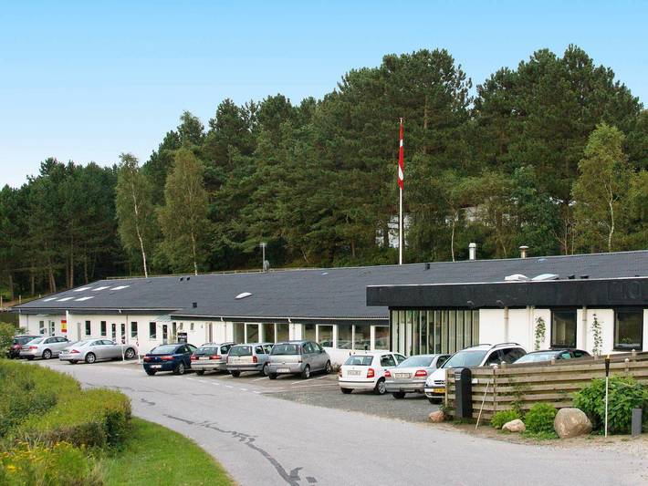 Ferieudlejning for 36 personer, med pool og sauna samt terrasse, børnevenlig i Ebeltoft
