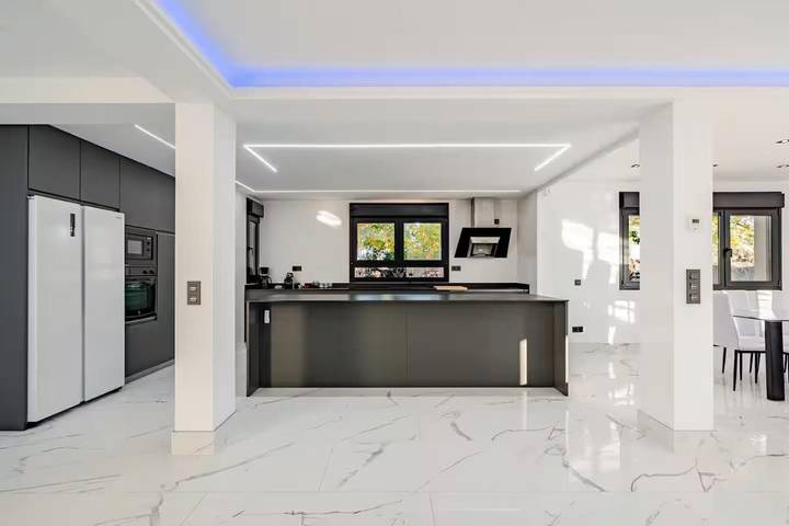 Casa rural para 10 personas, con Balcón y Jacuzzi además de Terraza y Jardín en Camarma de Esteruelas - 2