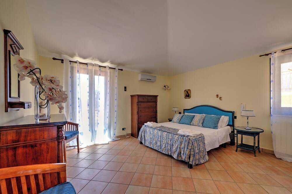 Villa of the Freesia in Seccagrande, Ribera