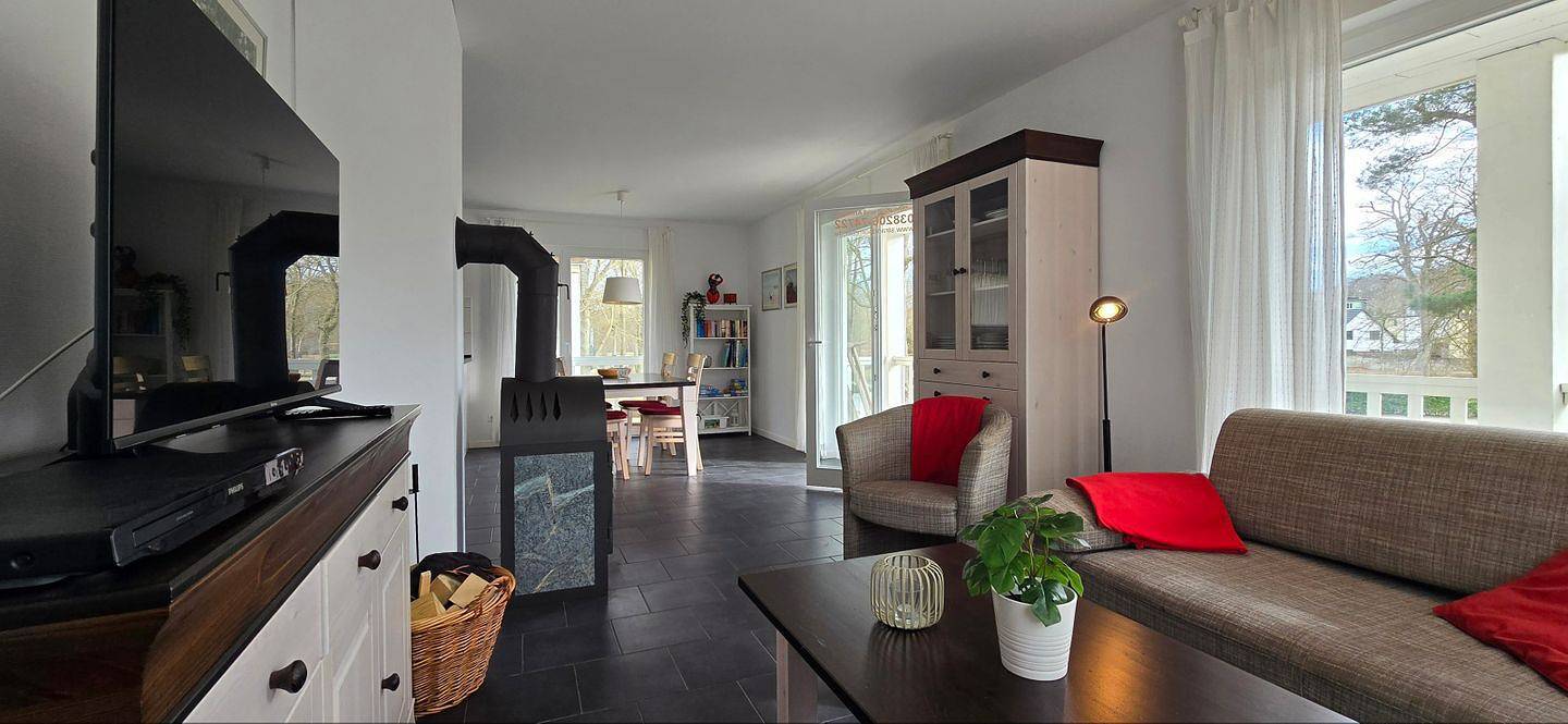 Apartamento entero, Moderne Ferienwohnung in bester Strandlage mit schönem Balkon und Kaminofen! in Graal-Müritz, Rostock y sus alrededores