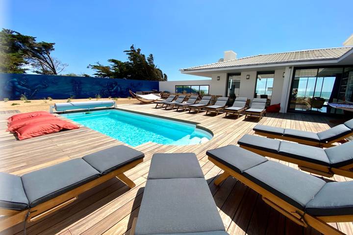 Villa pour 15 personnes, avec piscine et jacuzzi ainsi que sauna et jardin, adapté aux familles à Bretignolles-sur-Mer