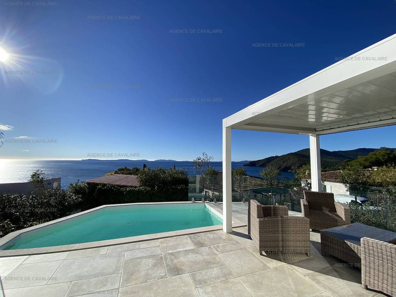 Moderne Villa mit Pool und Klimaanlage in Cavalaire-sur-Mer, Mittelmeerküste (Frankreich)