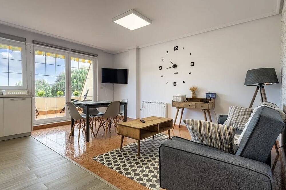 Entire apartment, Apartamento Con Terraza En Primera Linea in Corcubión, Costa da Morte