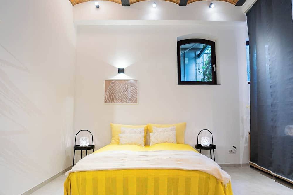 Ganze Wohnung, Luxus Loft 100qm - Sauna - 4 Personen - Parkplatz - zentral in Wiesbaden, Rheingau