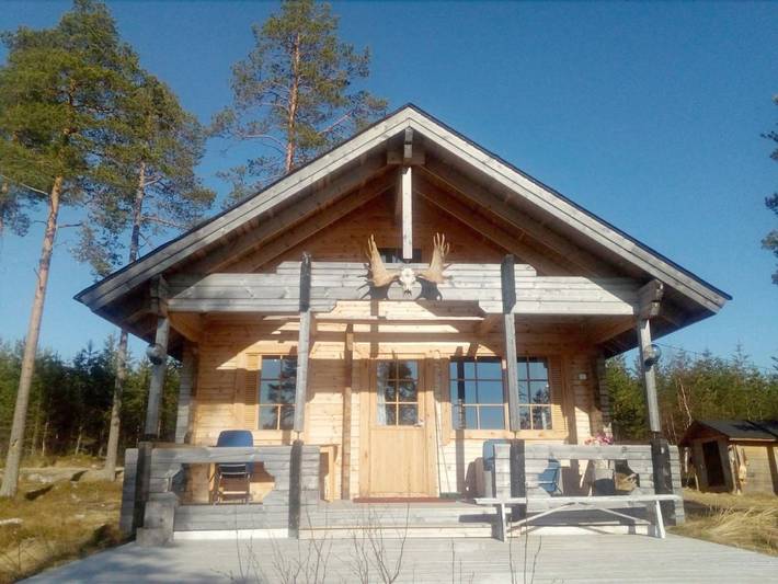 Cottage for 7 people, with Terrace and Garden as well as Sauna and Lake view in Finland