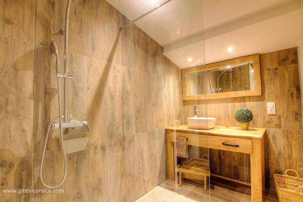 Entire apartment, Apartment 5 km from the beach in Sollacaro, Arrondissement de Sartène