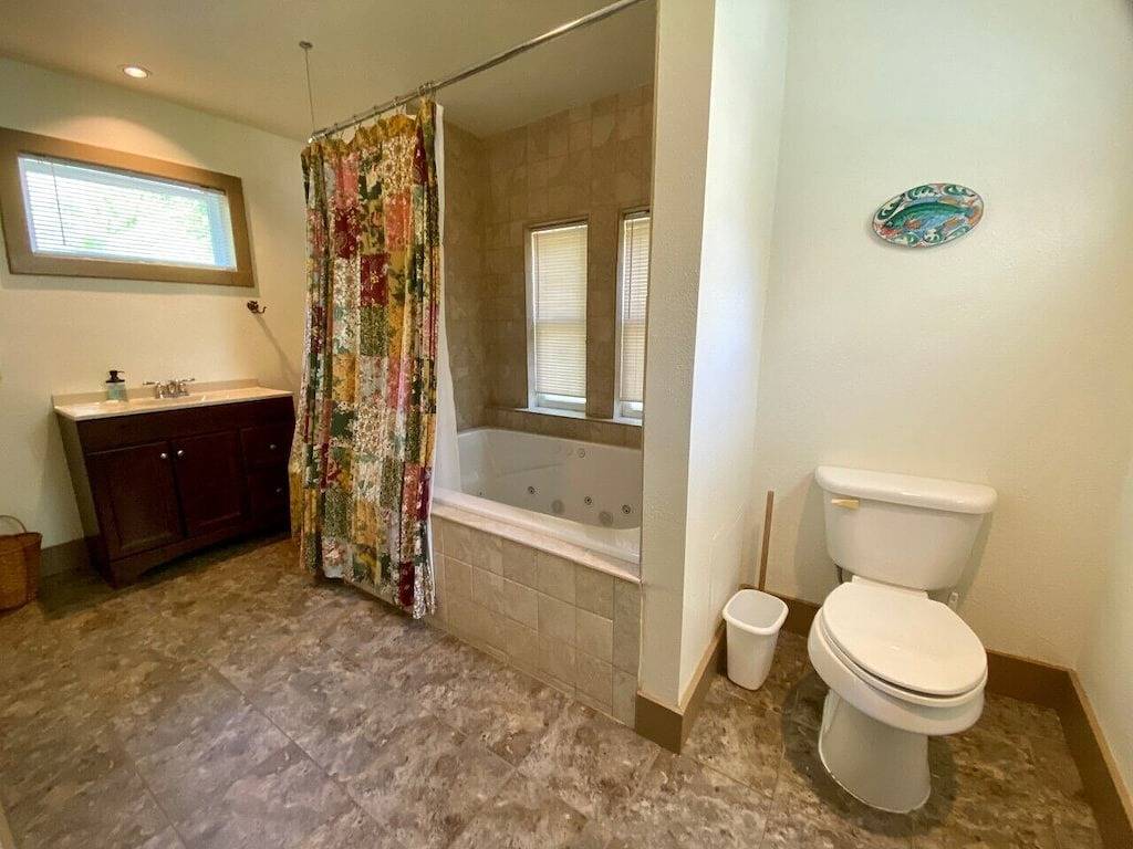 Prime Location, Walk to Town, Pet Friendly in Hot Springs (NC), Madison County (NC)