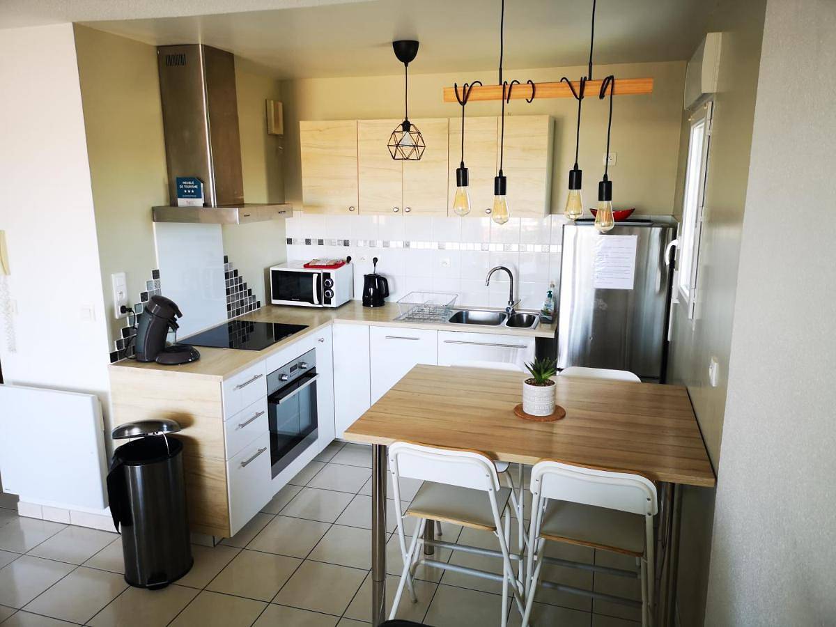 Appartement entier, Superior Apartment in Villenave-d'Ornon, Région de Bordeaux