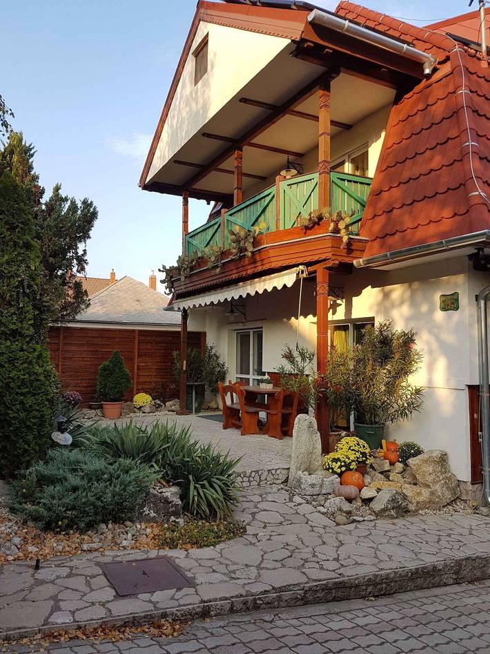 Ferienwohnung für 7 Personen, mit Sauna und Garten sowie Balkon in Heviz - 2