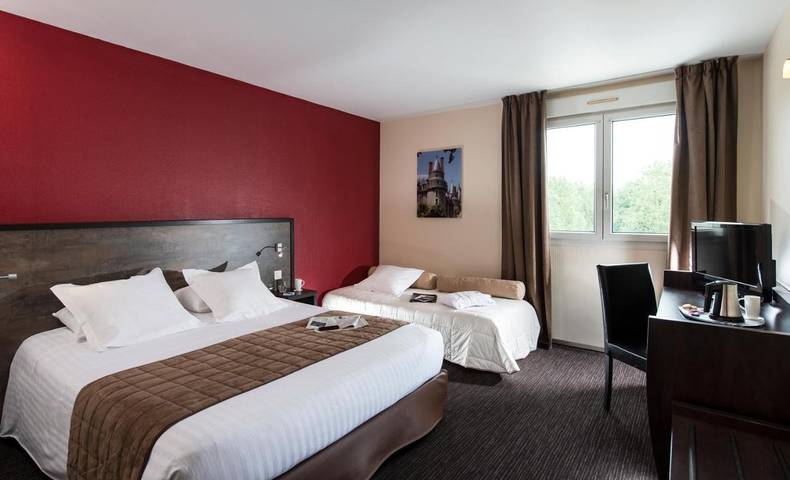 Hôtel pour 2 personnes, avec piscine et jardin à Joué-lès-Tours - 4