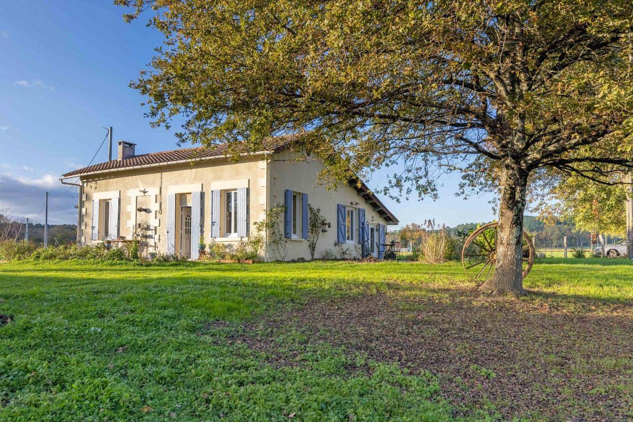 Maison d'une chambre avec jardin clos et wifi a Saint Aigulin in Saint-Aigulin, Région de Jonzac