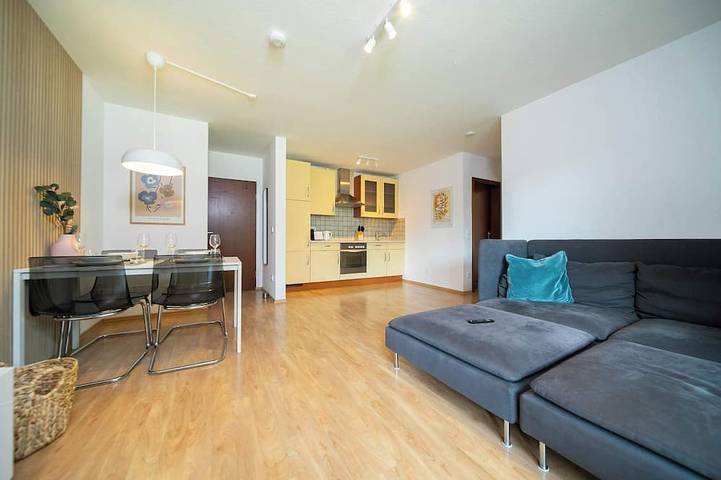 Ferienwohnung für 4 Personen, mit Garten und Terrasse in Neuss