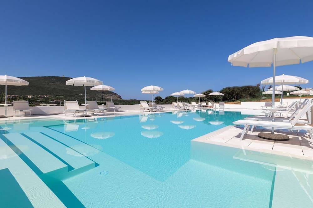 Apartamento entero, Bonito apartamento para 4 personas con piscina, Wifi, A/C, Tv, terraza y mascotas permitida in Spiaggia La Pelosa, Stintino