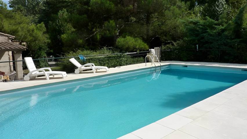 Chambre d’hôte pour 4 personnes, avec jardin et piscine