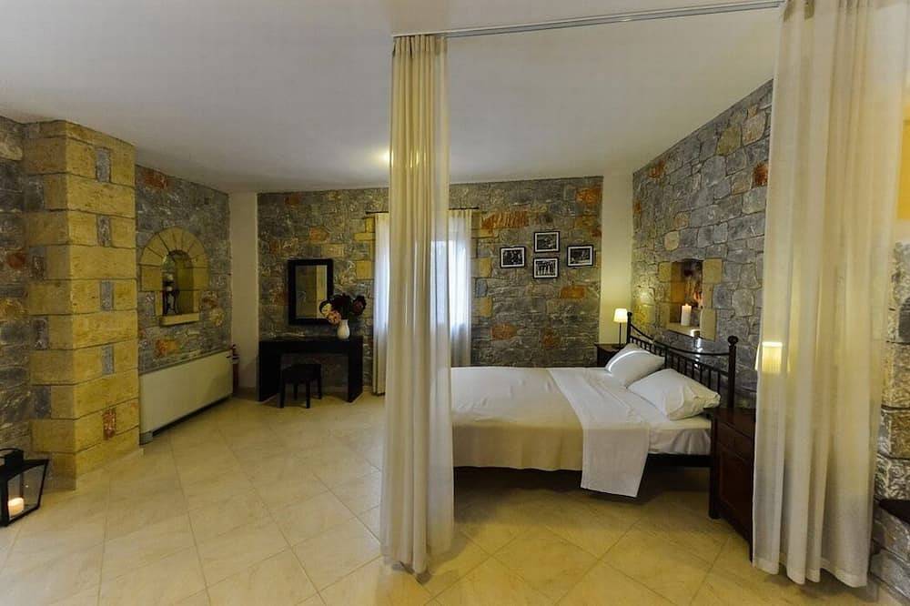 Nefeli, Luxury Stone Villa in Stoupa with Private Pool, Bbq and Amazing Sea View in Stoupa, Messenia