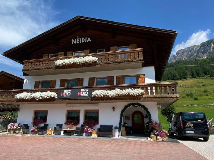 Chambre d’hôte pour 2 personnes, avec terrasse et vue à Wolkenstein