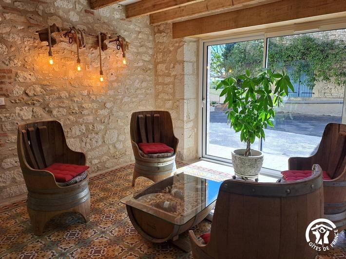 Gîte pour 13 personnes, avec piscine ainsi que jardin et terrasse, animaux acceptés à Cahuzac-sur-Vère - 2