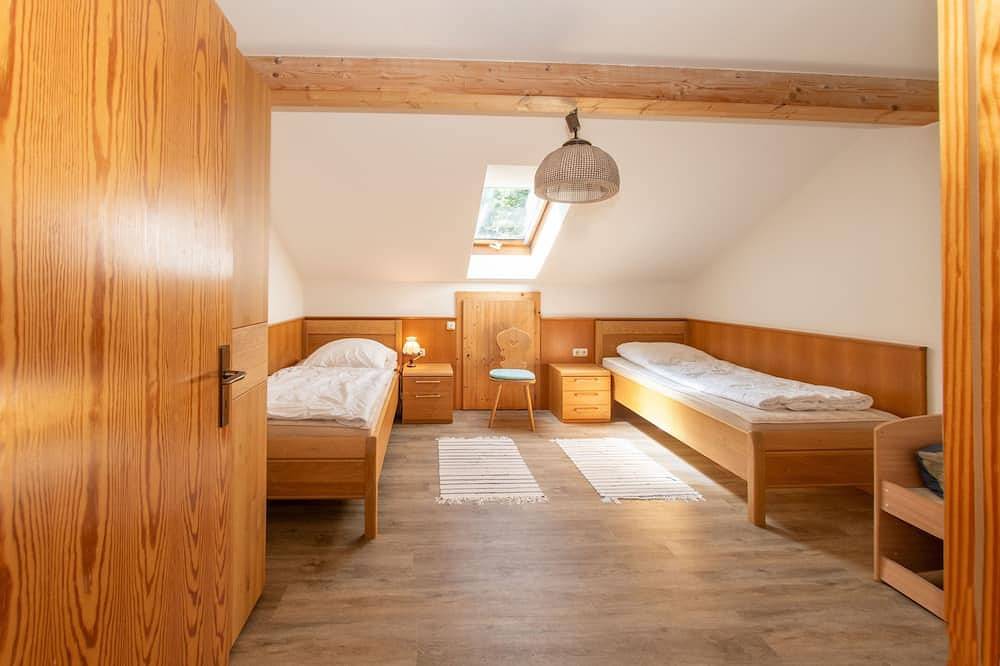 Geheel appartement, Fewo 19/7 - Ruhig Gelegene Fewo mit Balkon für 4 P. mit Ht - Ferienwohnungen Steigmühlenweg in Weißensee, Füssen