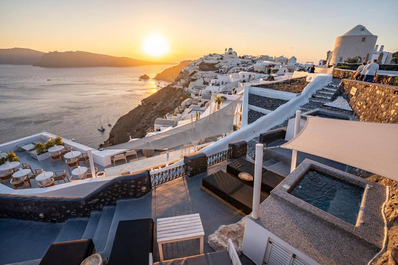 Enalion Suites in Finikia, Santorin