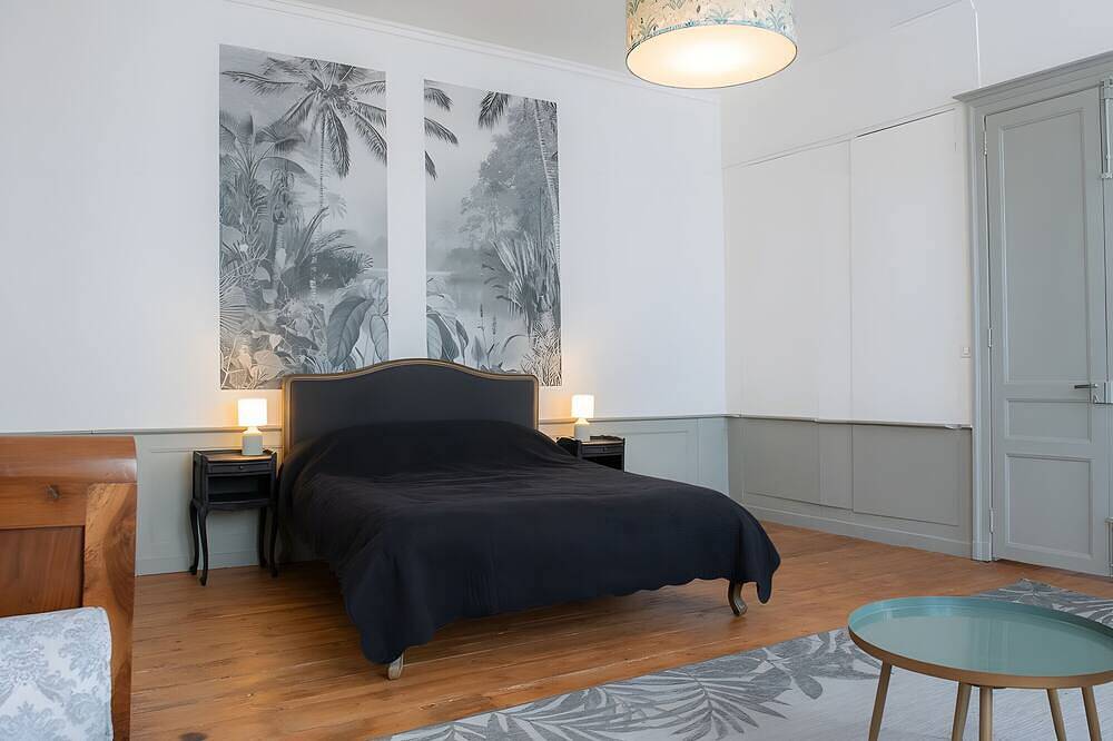 Holiday Home “La Maison De Famille” with Private Terrace, Garden & Wi-Fi in Luçon, Fontenay-le-Comte