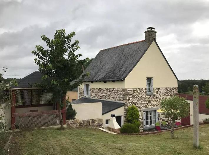 Gîte pour 5 personnes, avec vue et jardin à Guitté