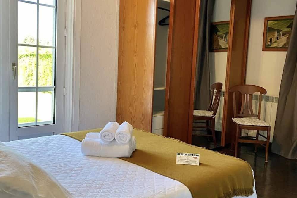 María Bonita Chalet. Full rental with private pool, barbecue and garden in Cabezón de la Sal, Cantabrian Coast