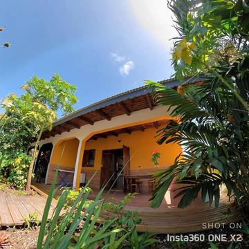 Gîte pour 2 personnes, avec terrasse et jardin à Anse-Bertrand