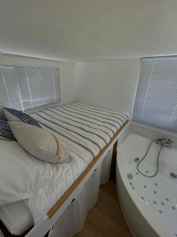 Bateau pour 2 personnes, avec vue et terrasse dans l' Aude - 2