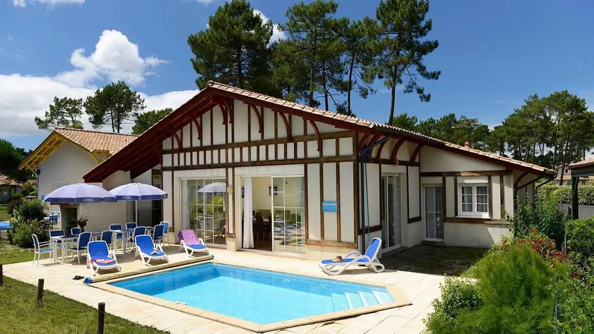 Villa pour 10 personnes, avec jardin et piscine, animaux acceptés