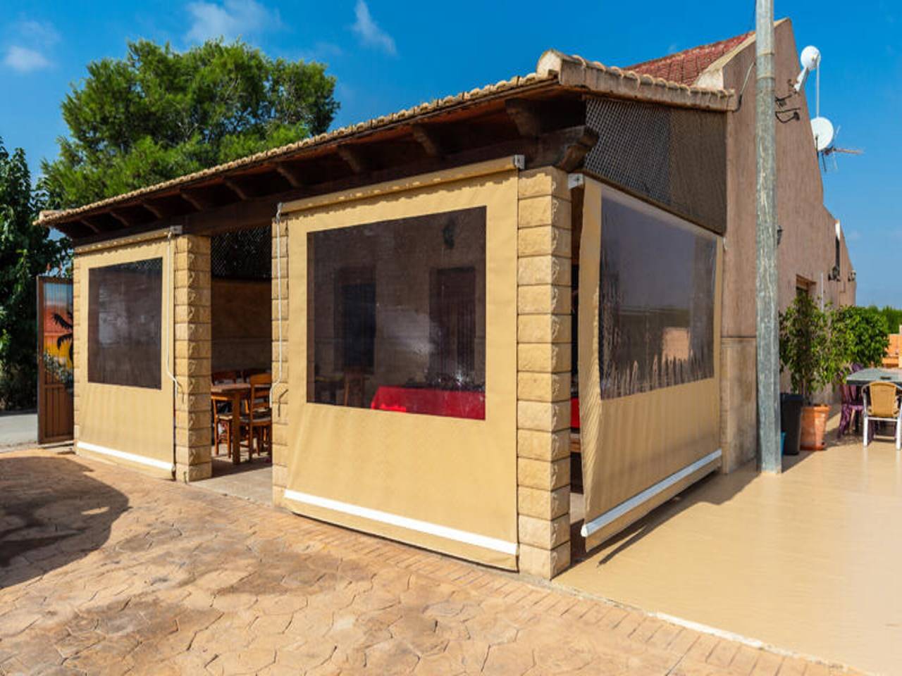 Entire apartment, Apartment in Dolores with Private Pool in Dolores, Alicante Province