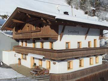 Bauernhof für 8 Personen, mit Garten und Balkon im Zillertal