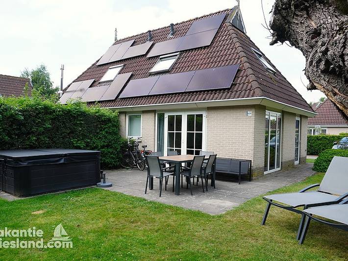 Ferienhaus für 4 Personen, mit Whirlpool und Garten sowie Sauna - 1