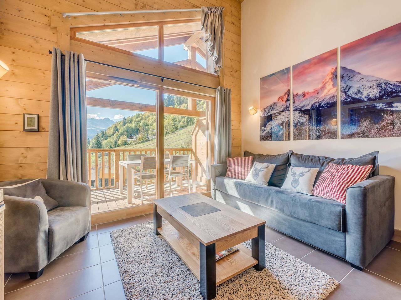 Entire apartment, 4* Apartment for 6 with Wifi, at the foot of the slopes in Champagny-en-Vanoise, Vanoise National Park