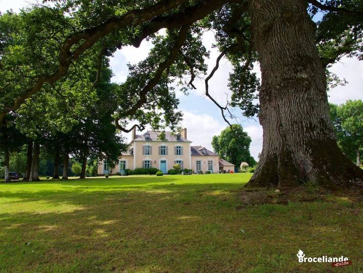 Location de vacances pour 4 personnes, avec Terrasse ainsi que Jardin et Vue à Iffendic