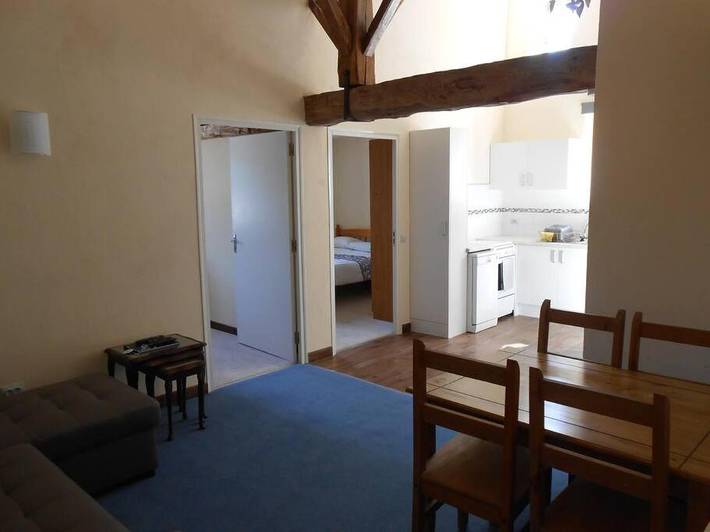 Gîte pour 5 personnes, avec Terrasse et Jardin ainsi que Piscine et Vue à Chassenon