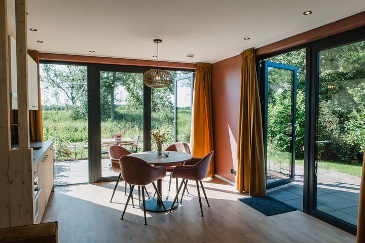 Ganze Wohnung, Modernes 2P-Apartment auf einem Minicampingplatz im Nationalpark Weerribben-Wieden in Ossenzijl, Nationalpark Weerribben-Wieden