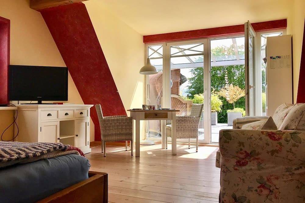 Ganze Wohnung, Dachgarten-Wohnung Heikendorf - Appartement/Fewo, Bad, Wc in Kieler Förde, Heikendorf