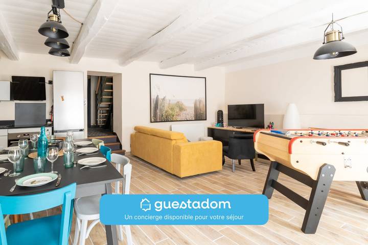 Location de vacances pour 8 personnes, avec jardin et terrasse dans Port de Gourmalon