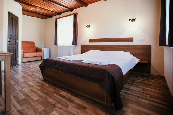 Station pour 3 personnes, avec terrasse ainsi que jardin et sauna dans Mureș - 3