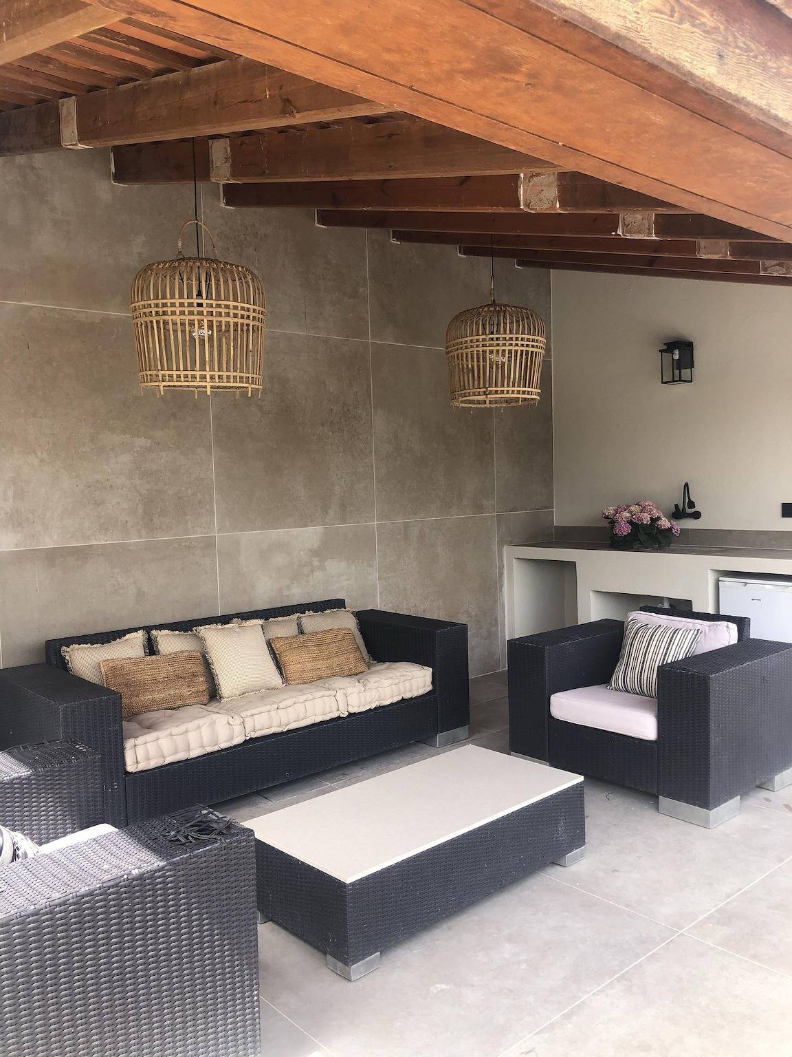 Impresionante "Finca Clos" con vistas a la montaña, piscina privada, jardín, A/C y Wi-Fi in Borrassá, Alt Empordà