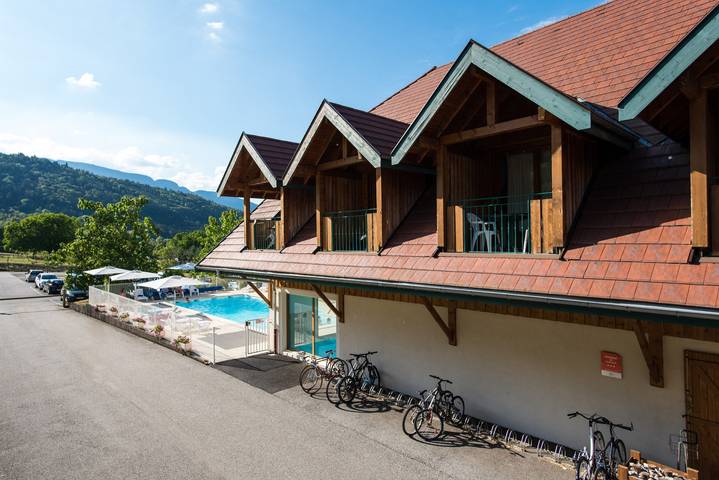 Gîte pour 12 personnes, avec balcon ainsi que sauna et piscine à Giez - 2