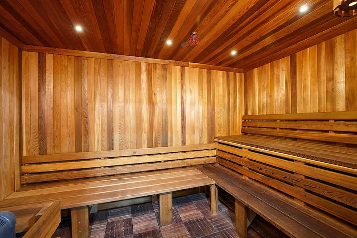 Location de vacances pour 4 personnes, avec jacuzzi et piscine ainsi que sauna et balcon dans Californie