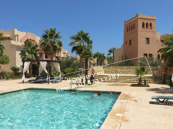 Apartamento para 6 personas, con Balcón además de Jardín y Piscina para niños en Vera
