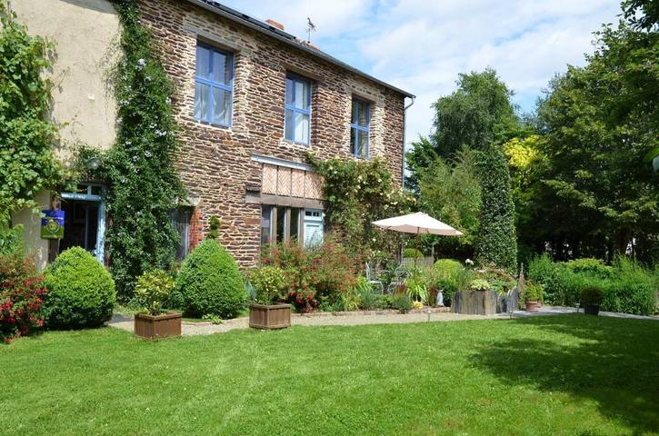 Chambre d’hôte pour 2 personnes, avec vue et jardin à Chantepie